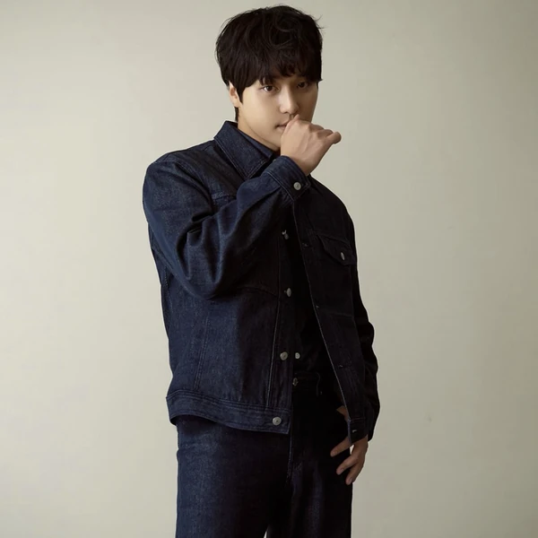 The most loved look of Yang Sejong today