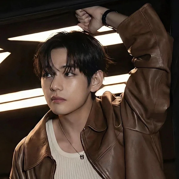 The most loved look of Kim Taehyung (V) today