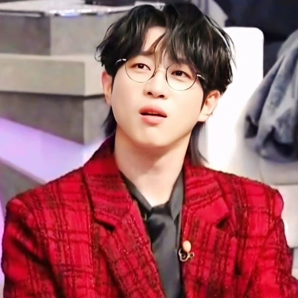 The most loved look of An Sunghoon today