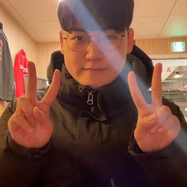 粉絲團製作的Gumayusi第一名橫幅貼文