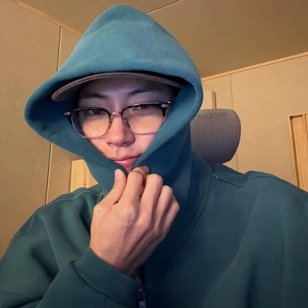 오늘 가장 사랑받은 황인엽의 모습