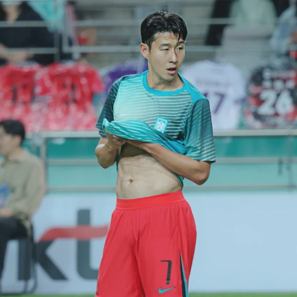 팬들이 사랑하는 손흥민의 인기 프로필 사진