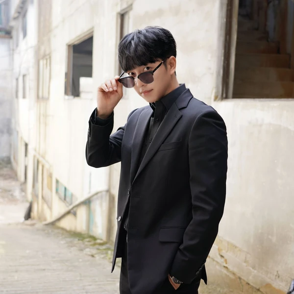 今天最受喜爱的李升基模样