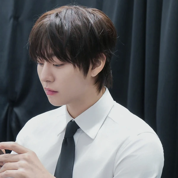 充满粉丝爱意的安孝燮人气照片