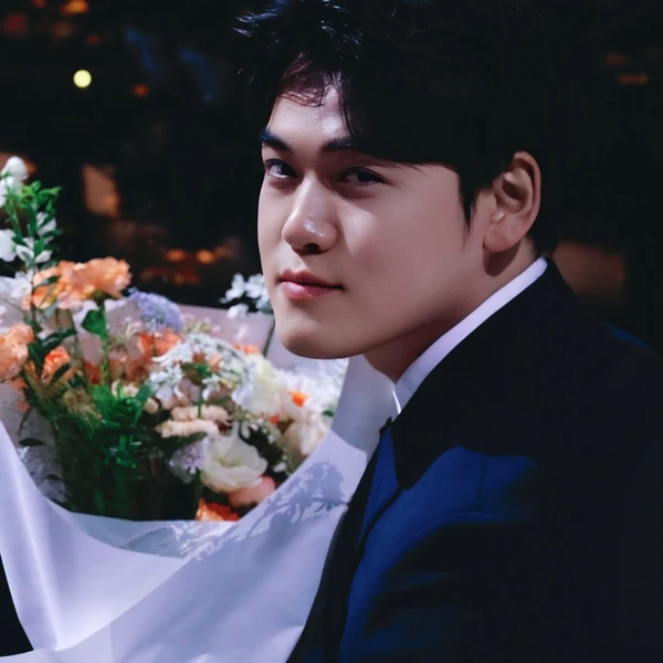 최애 팬덤이 만들어낸 구마유시의 1등 배너 게시글