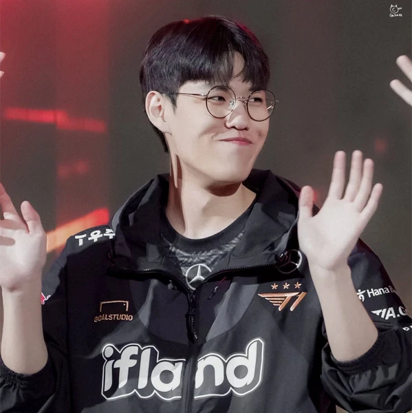 투표로 선정된 오너의 인기 프로필 이미지