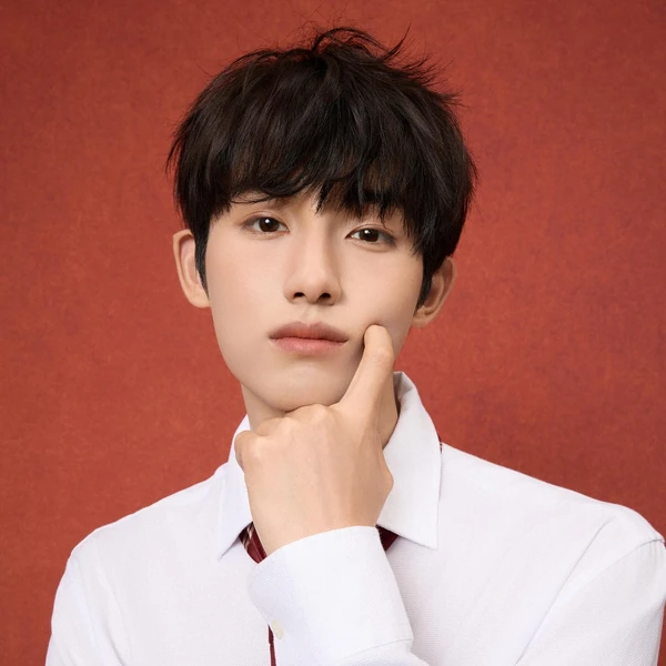 The most loved look of Winwin today