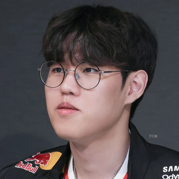 Foto profil terbaik Oner hari ini di Choeaedol Celeb