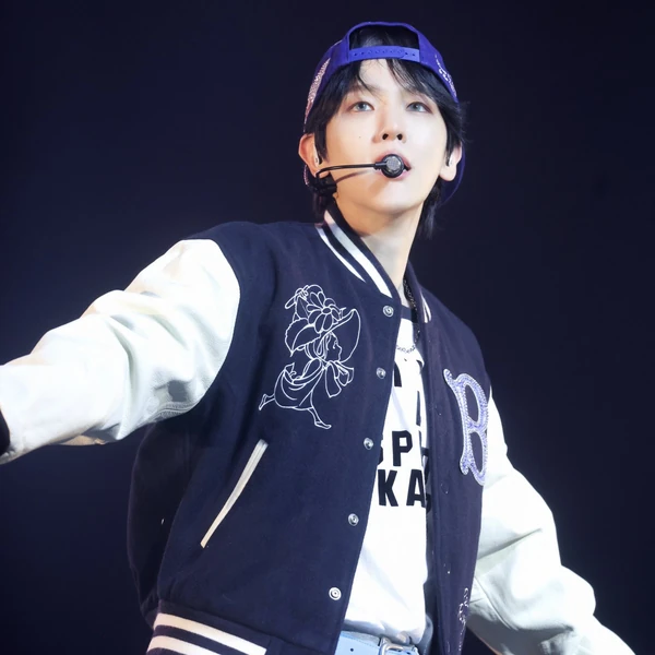 Popular photo full of fans’ love for Yoon Soyang