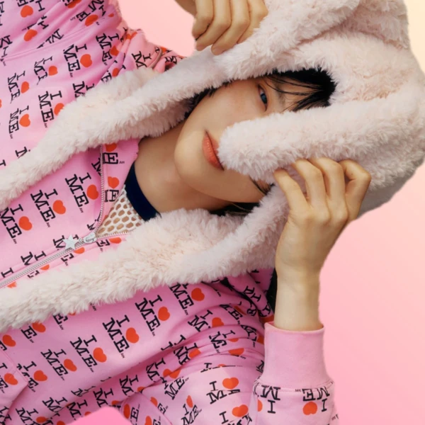 The most loved look of Suho today