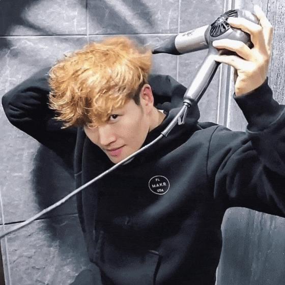 充滿粉絲愛的金鍾國人氣照片