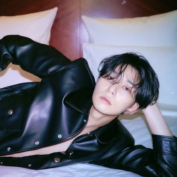 Popular photo full of fans’ love for Park Seojoon