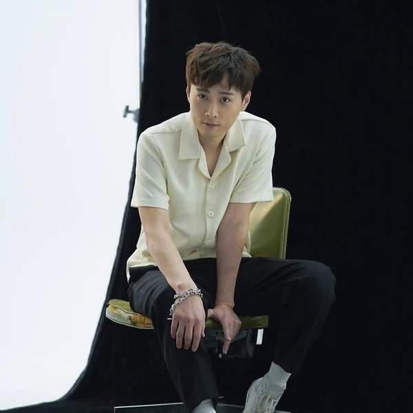 Penampilan Min Kyunghoon yang paling disukai hari ini