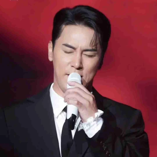 Foto populer Jang Minho yang penuh cinta dari penggemar