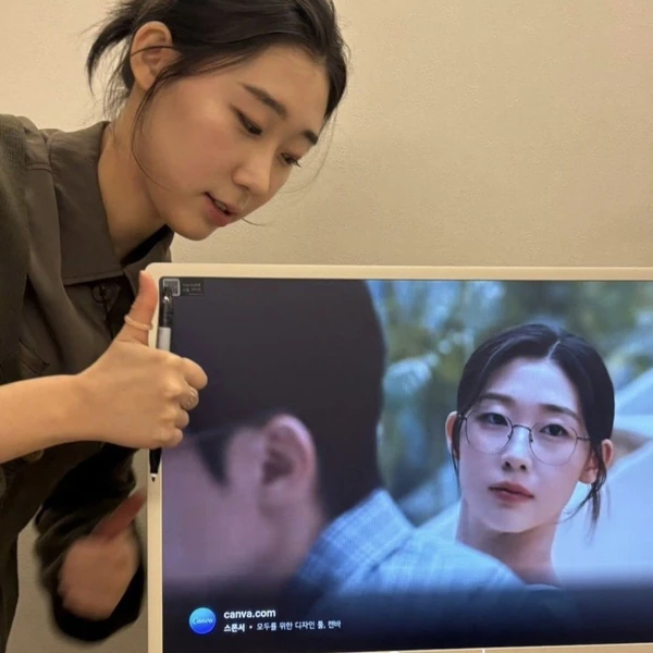 Popular photo full of fans’ love for Han Yeji