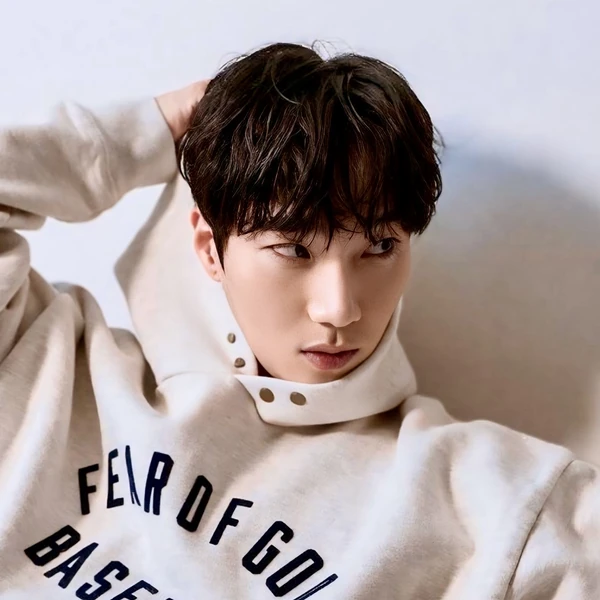 The most loved look of Lee Hongnae today