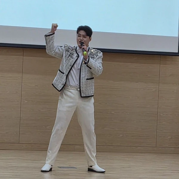 The most loved look of Kim Kyungmin today