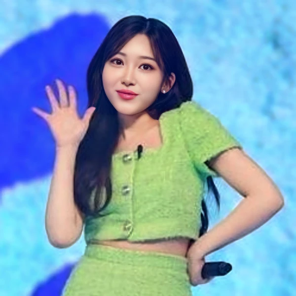 The most loved look of Gil Ryeowon today