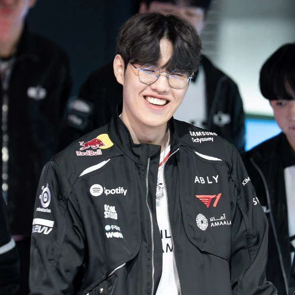 Today’s standout profile photo of Oner on Choeaedol Celeb