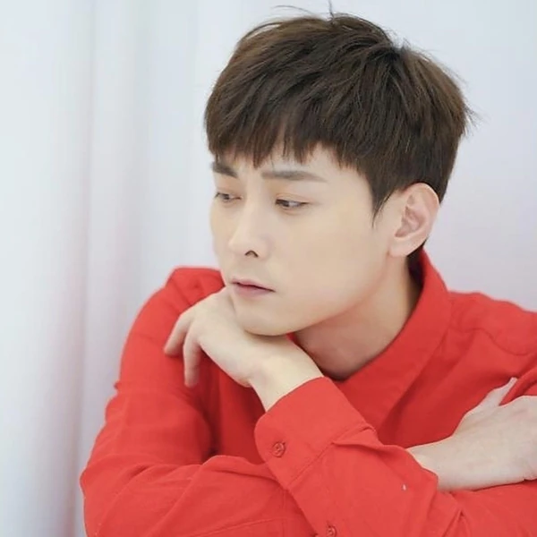 The most loved look of Min Kyunghoon today