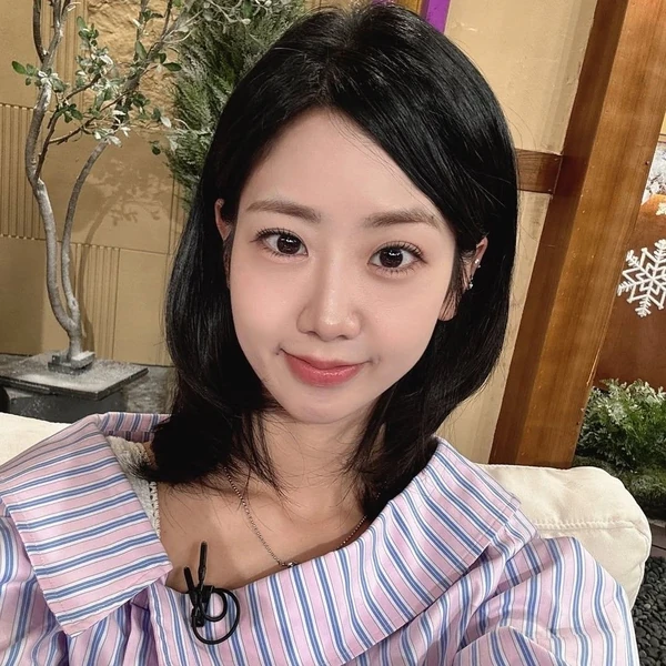 Popular photo full of fans’ love for Kang Hyeyeon