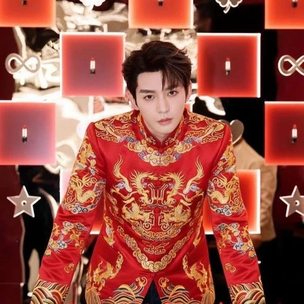 The most loved look of Deng Wei today