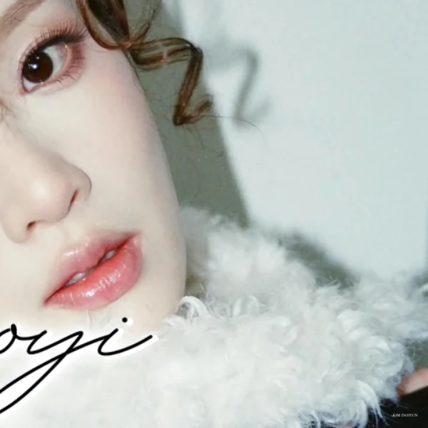 The most loved look of Zhang Miaoyi today