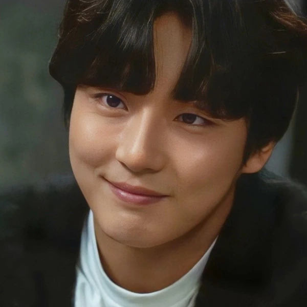 Popular photo full of fans’ love for Yoon Shiyoon