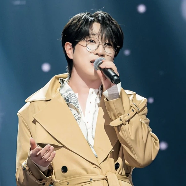 Popular photo full of fans’ love for An Sunghoon