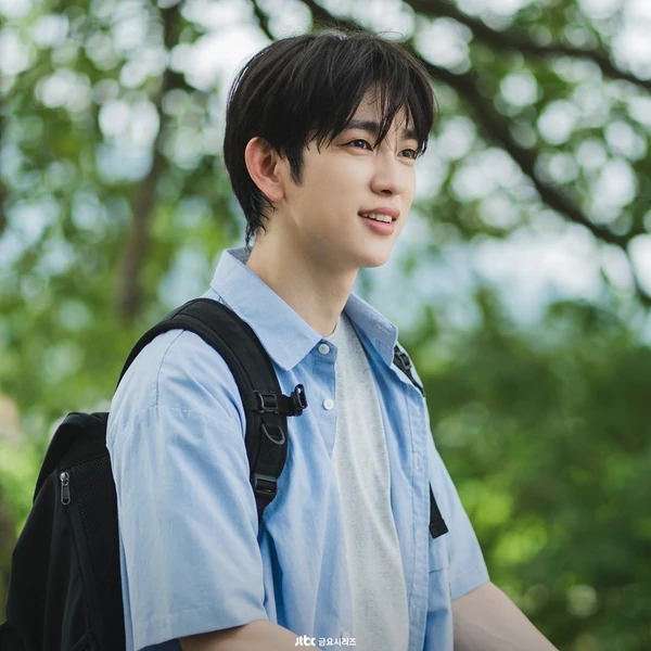 充满粉丝爱意的朴珍荣人气照片