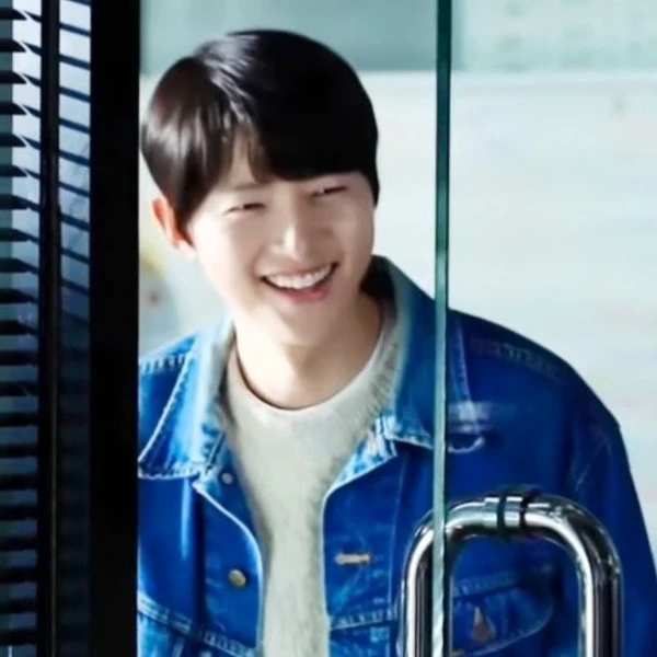 Penampilan Song Joongki yang paling disukai hari ini