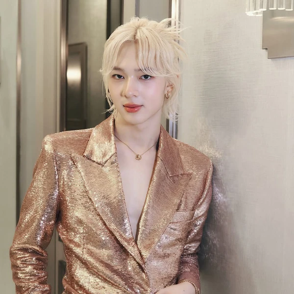 Popular photo full of fans’ love for NuNew