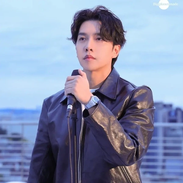 The most loved look of Lee Seunggi today