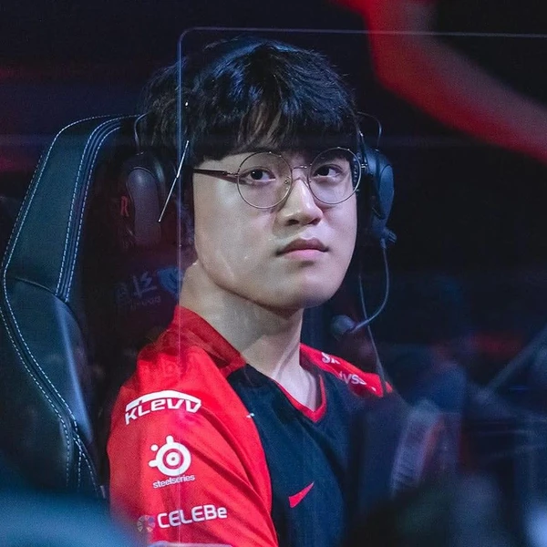 A brilliant moment of Gumayusi created by the fandom