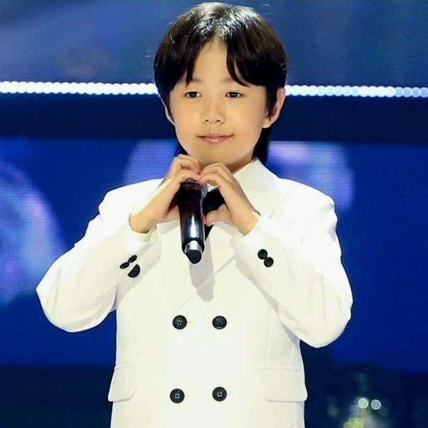 The most loved look of You Jiwoo today