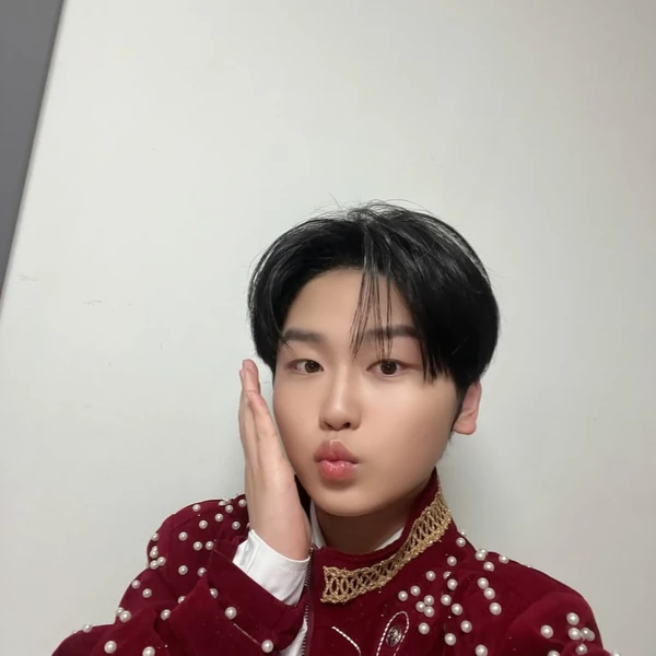 Popular photo full of fans’ love for Park Sungon