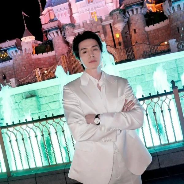 The most loved look of Lee Dongwook today