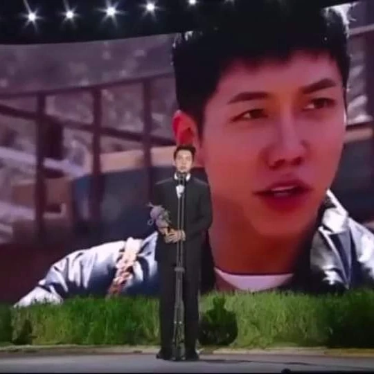 Top moment of Lee Seunggi chosen by fans