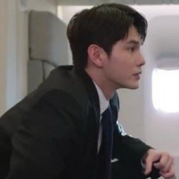 The most loved look of Ong Seongwu today
