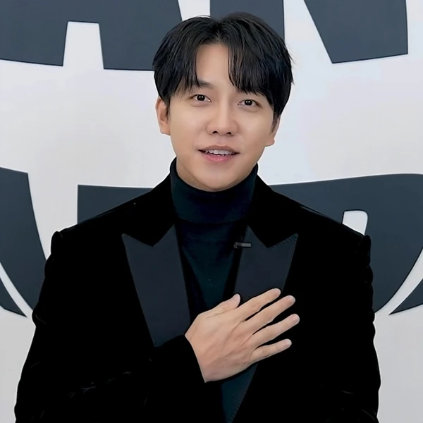 イ・スンギへのファンの愛が詰まった人気写真