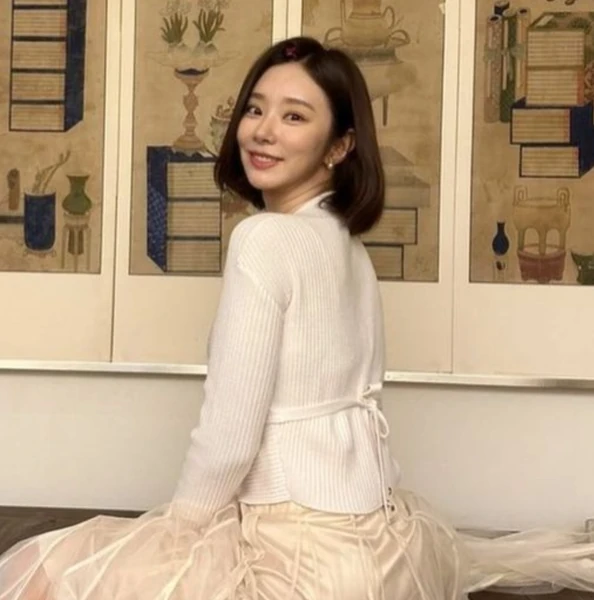 The most loved look of Lee Joobeen today