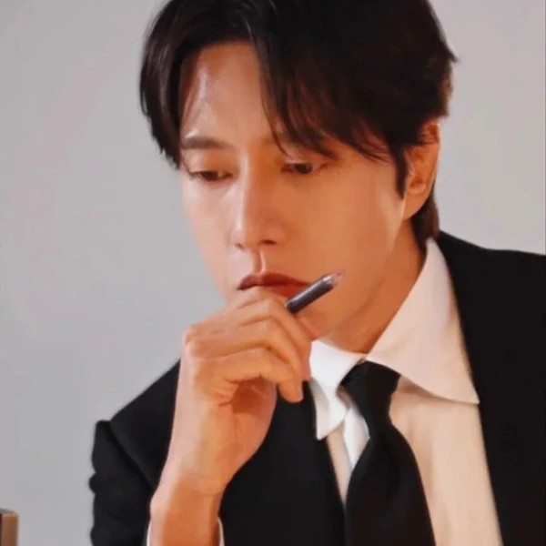 今天最受喜爱的朴海镇模样