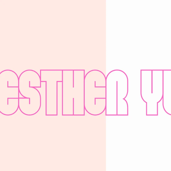 Popular photo full of fans’ love for Esther Yu