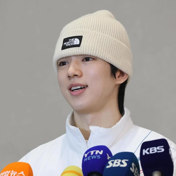 Cha Junhwan社区中最受欢迎的横幅帖子