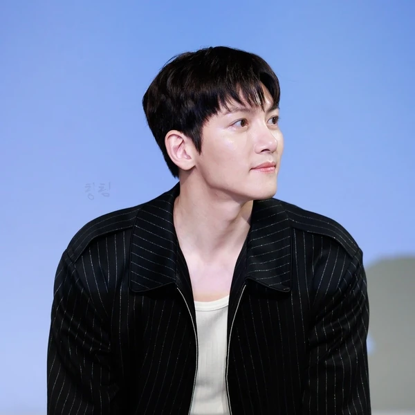 チ・チャンウクへのファンの愛が詰まった人気写真