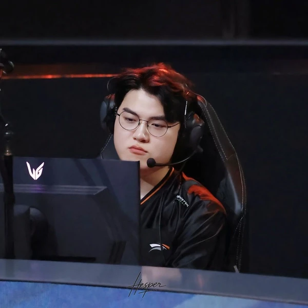 Postingan banner paling populer di komunitas Gumayusi