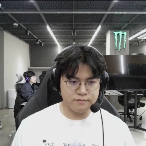 A brilliant moment of Gumayusi created by the fandom