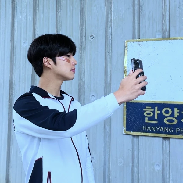 The most loved look of Cho Hangyul today