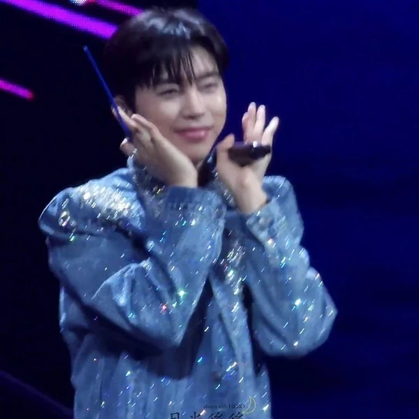 Foto populer Lim Youngwoong yang penuh cinta dari penggemar