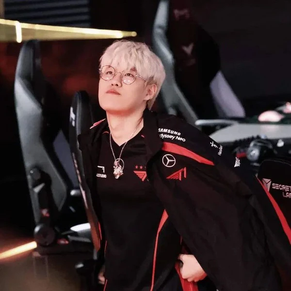 Today’s standout profile photo of Oner on Choeaedol Celeb